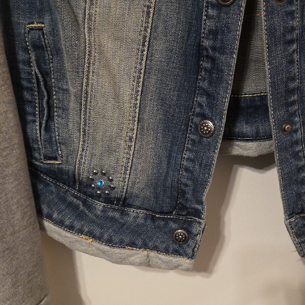 Harley-Davidson Denim Jacket with Gray Sleeves - Picture 5 of 6